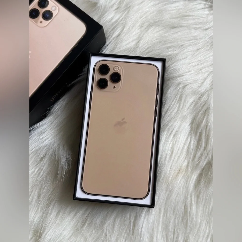 iPhone 11 Pro Unlocked 256 gb Gold in box with original accessories